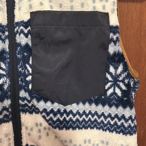 NWT ASOS Hooded Fluffy Vest - Picture 3 of 8